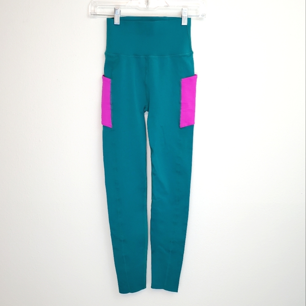 Fabletics High-waisted sculptknit pocket leggings teal colorblock